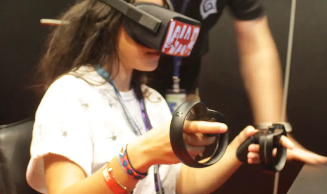 Notre essai des manettes de l'Oculus Rift lors de la Gamescom 2016.