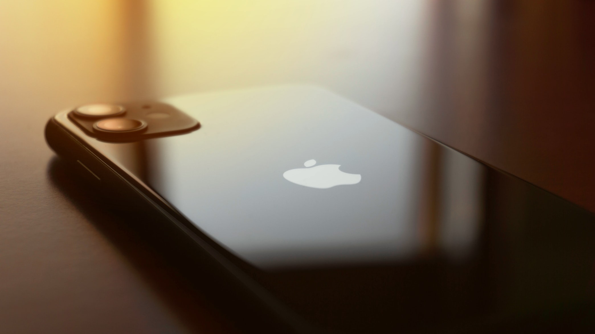 iPhone11-Apple