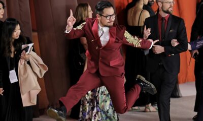 Le look des Oscars du réalisateur Daniel Kwan rend hommage à "Everything Everywhere All at Once"