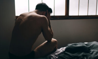 Les jeunes hommes sont stressés par le sexe, selon un rapport