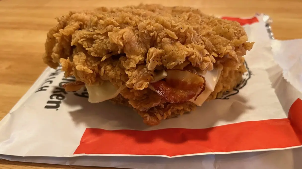J'ai essayé le KFC Double Down relancé et j'ai vécu pour raconter l'histoire
