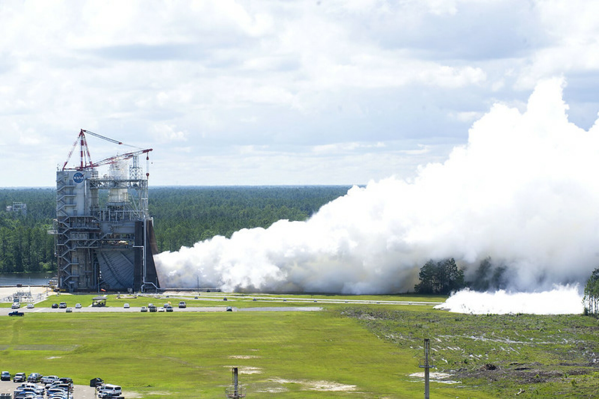 Essais de moteurs de fusée au Stennis Space Center de la NASA dans le Mississippi