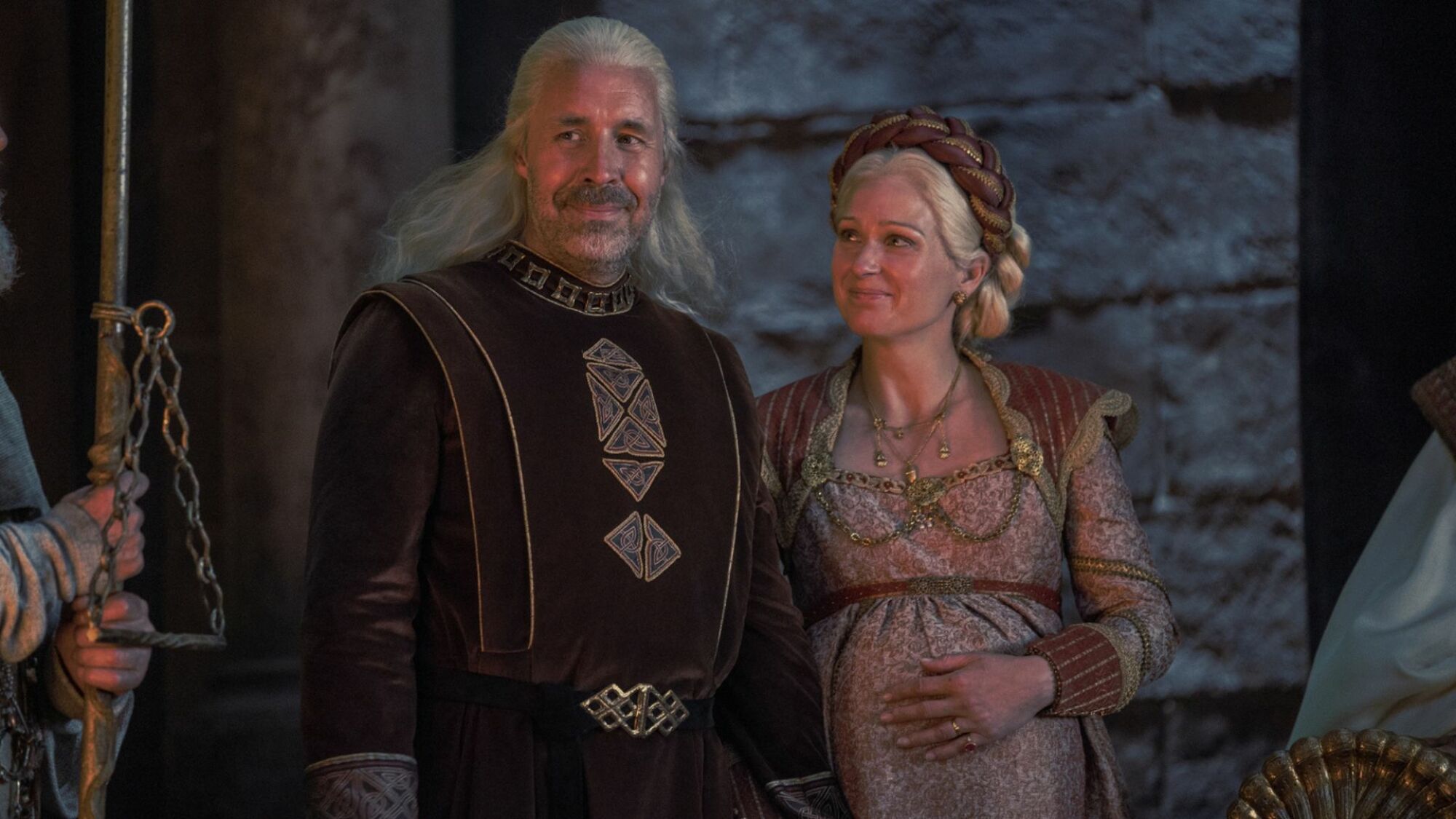 Paddy Considine et Sian Brooke dans le rôle de Viserys Targaryen et Aemma Arryn dans 