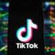 Alors que la désinformation se développe, TikTok accélère la suppression des faux comptes