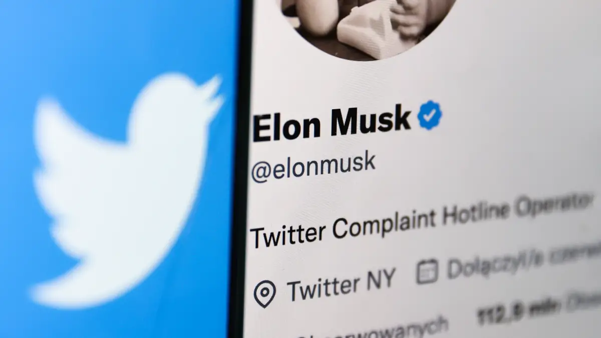 Elon Musk est propriétaire de Twitter depuis moins d'une semaine.  Les conservateurs l'annulent déjà.