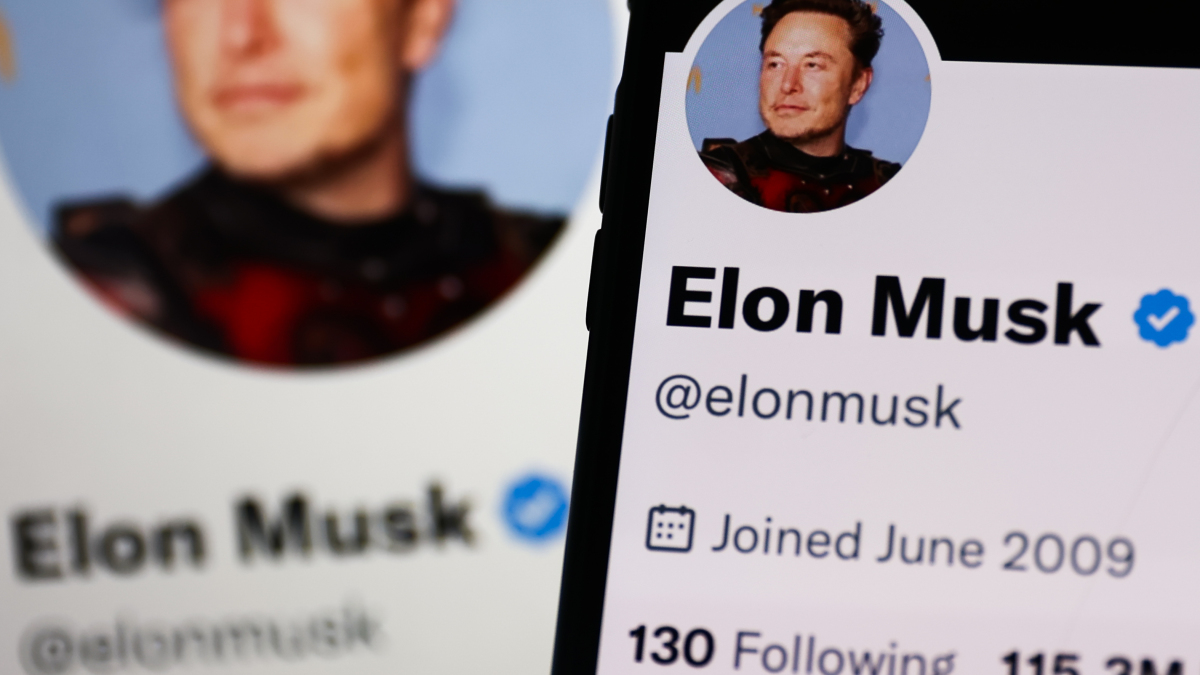 Elon Musk partage la date de la relance de Twitter Blue, dit qu'il doit être "solide comme un roc"