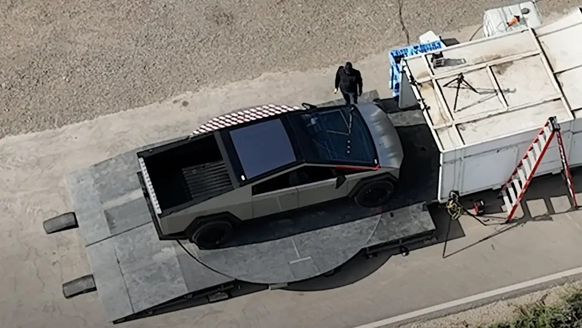 L'énorme essuie-glace de Tesla Cybertruck filmé en vidéo