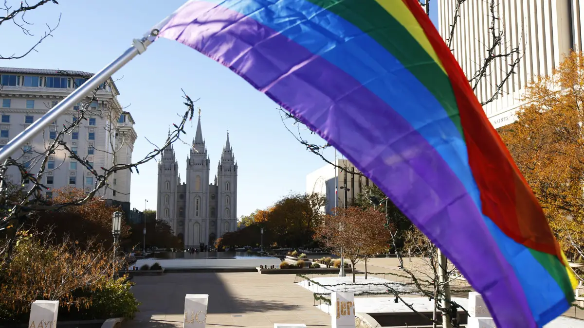 Les politiciens de l'Utah réduisent les soins d'affirmation de genre pour les jeunes transgenres