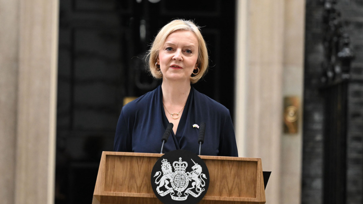 Liz Truss a duré 45 jours en tant que Premier ministre britannique.  Les mèmes Twitter sont brutaux.