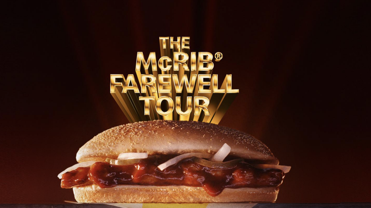 McDonald's dit que le McRib revient pour une "tournée d'adieu".  Nous n'y croyons pas.