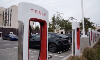 Tesla va ouvrir certaines de ses bornes de recharge à d'autres voitures électriques