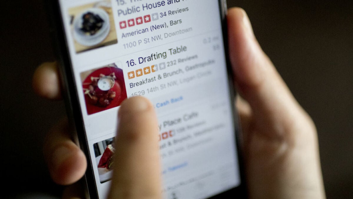 Yelp utilise l'IA pour améliorer les fonctionnalités de recherche et les recommandations