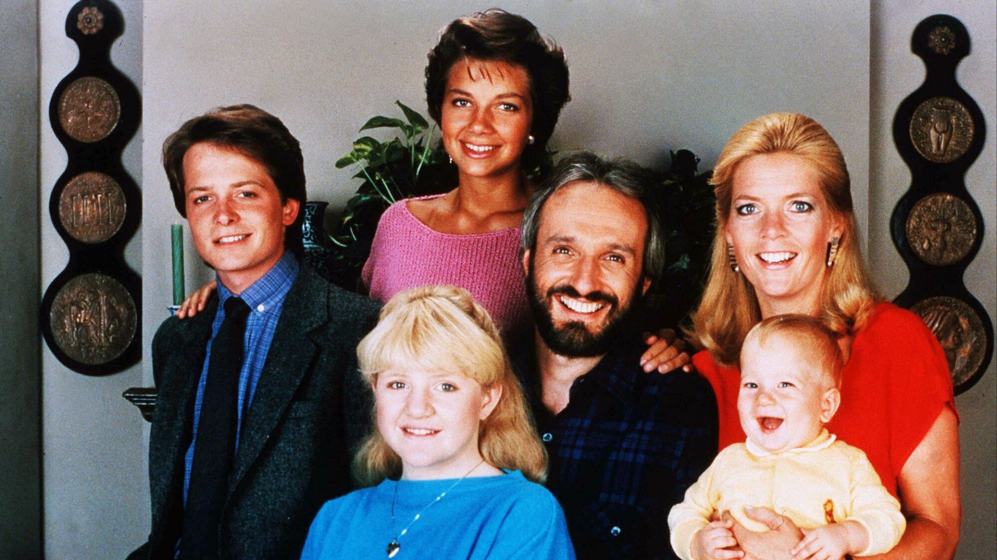 Michael J. Fox, Justine Bateman, Michael Gross, Meredith Baxter Birney et Tina Yothers dans 