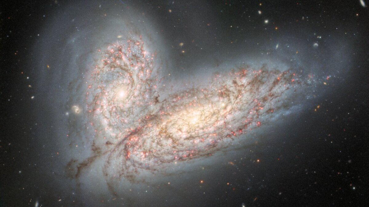 Ces 2 magnifiques galaxies sont sur le point d'entrer en collision