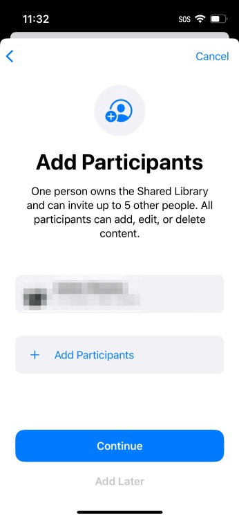 Capture d'écran iPhone de l'ajout de participants supplémentaires à la bibliothèque partagée