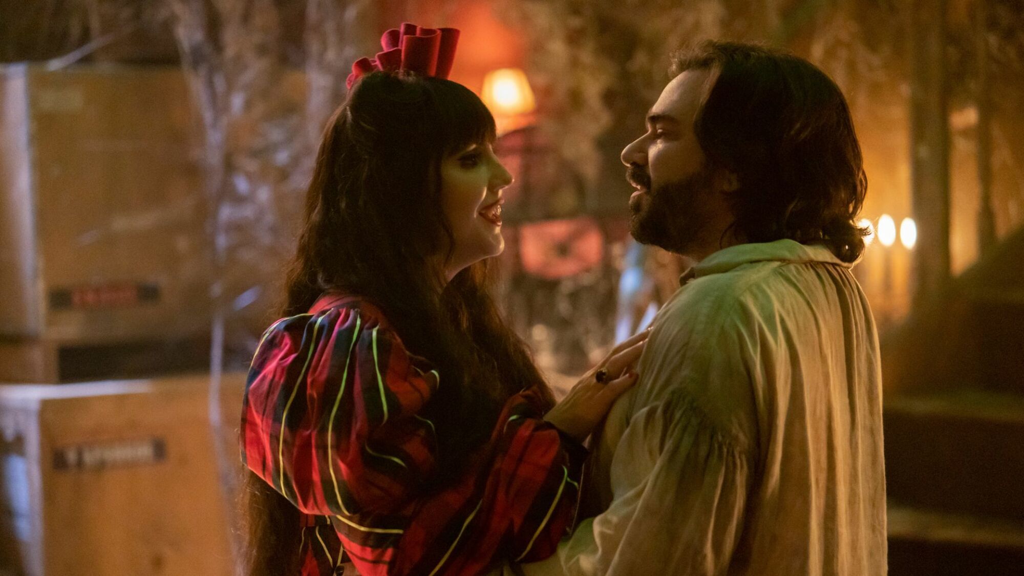 Natasia Demetriou comme Nadja, Matt Berry comme Laszlo dans 