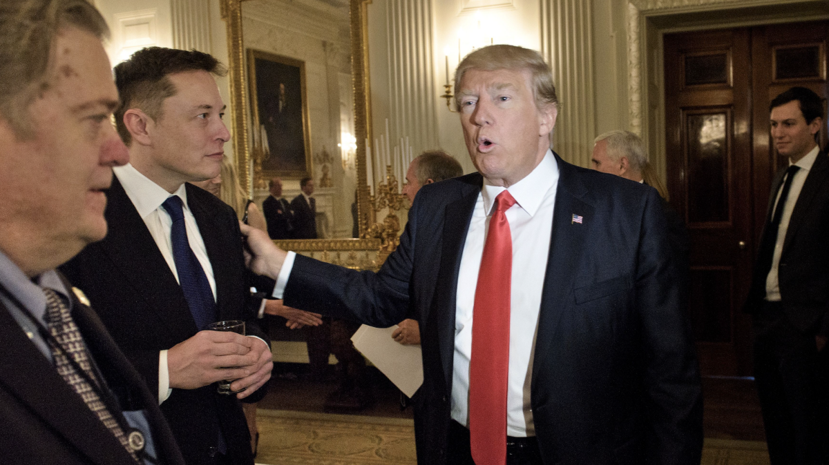 Elon Musk a torpillé le possible retour de Trump sur Twitter et maintenant ils se querellent