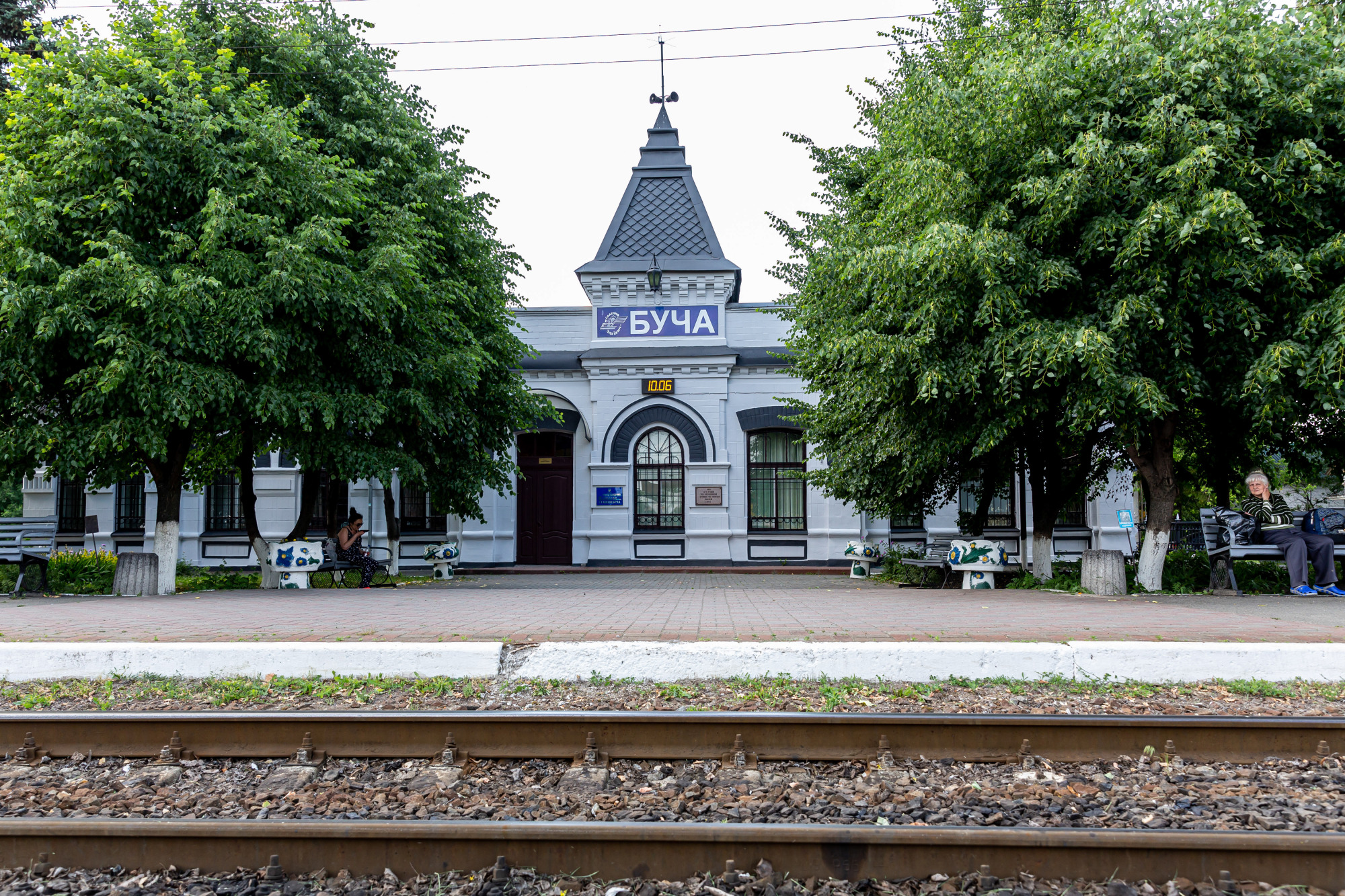 La gare de Bucha, en Ukraine, épargnée par la guerre