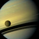 Saturne a apparemment 145 lunes.  Alors mange-le, Jupiter.