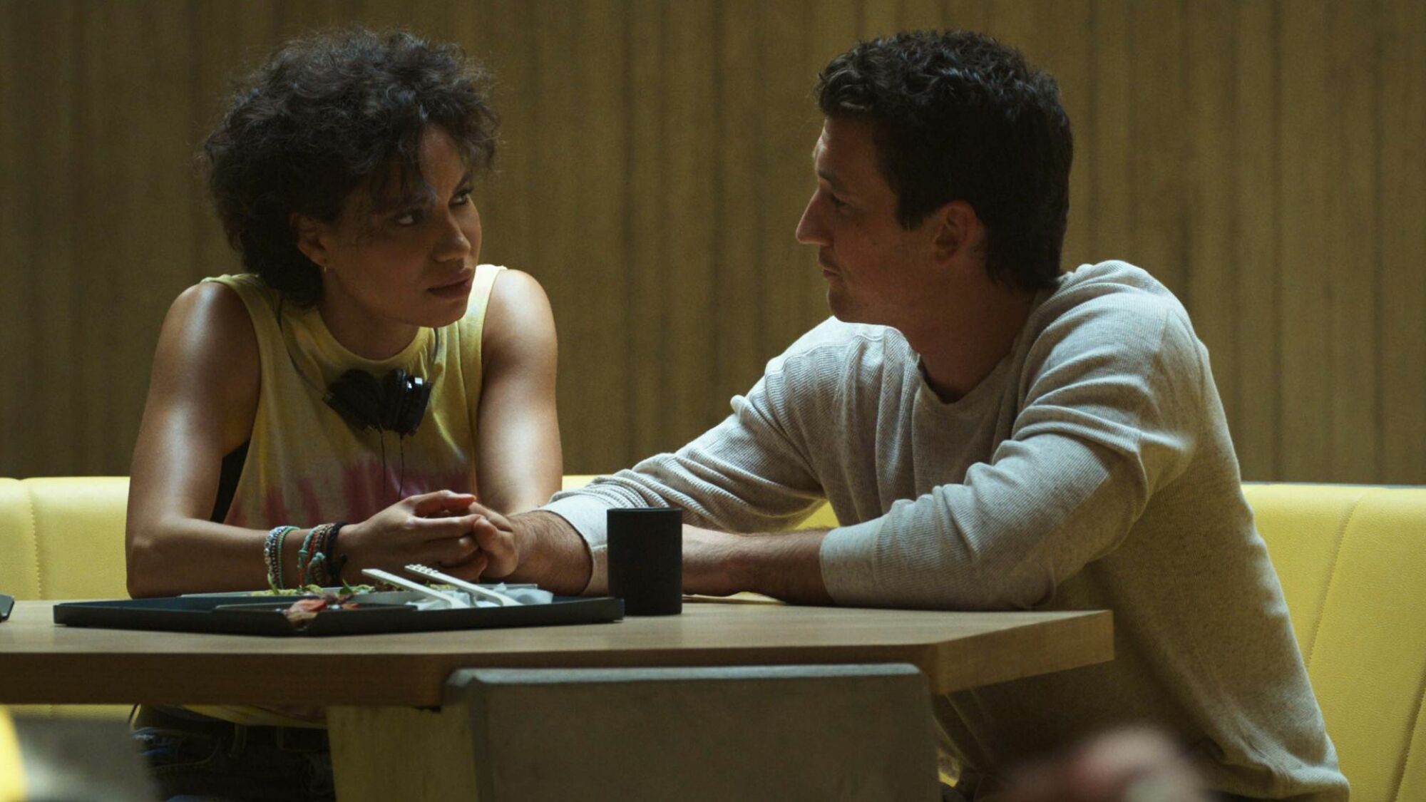 Jurnee Smollett et Miles Teller dans 