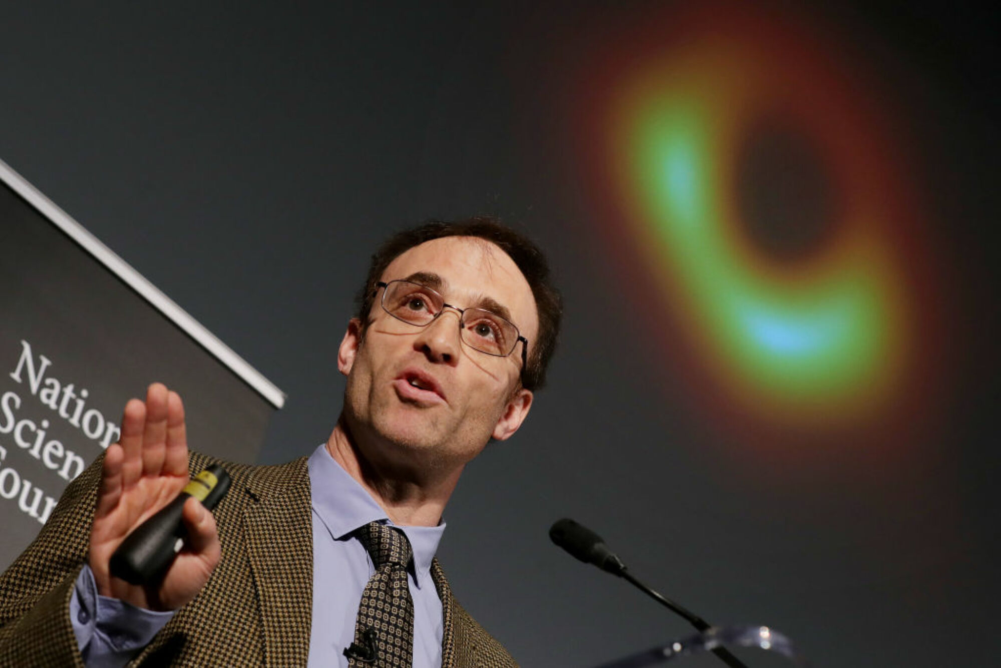 Publication de la première photo de trou noir en 2019