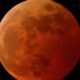 Comment voir une étrange lune rouge dans le ciel ce week-end