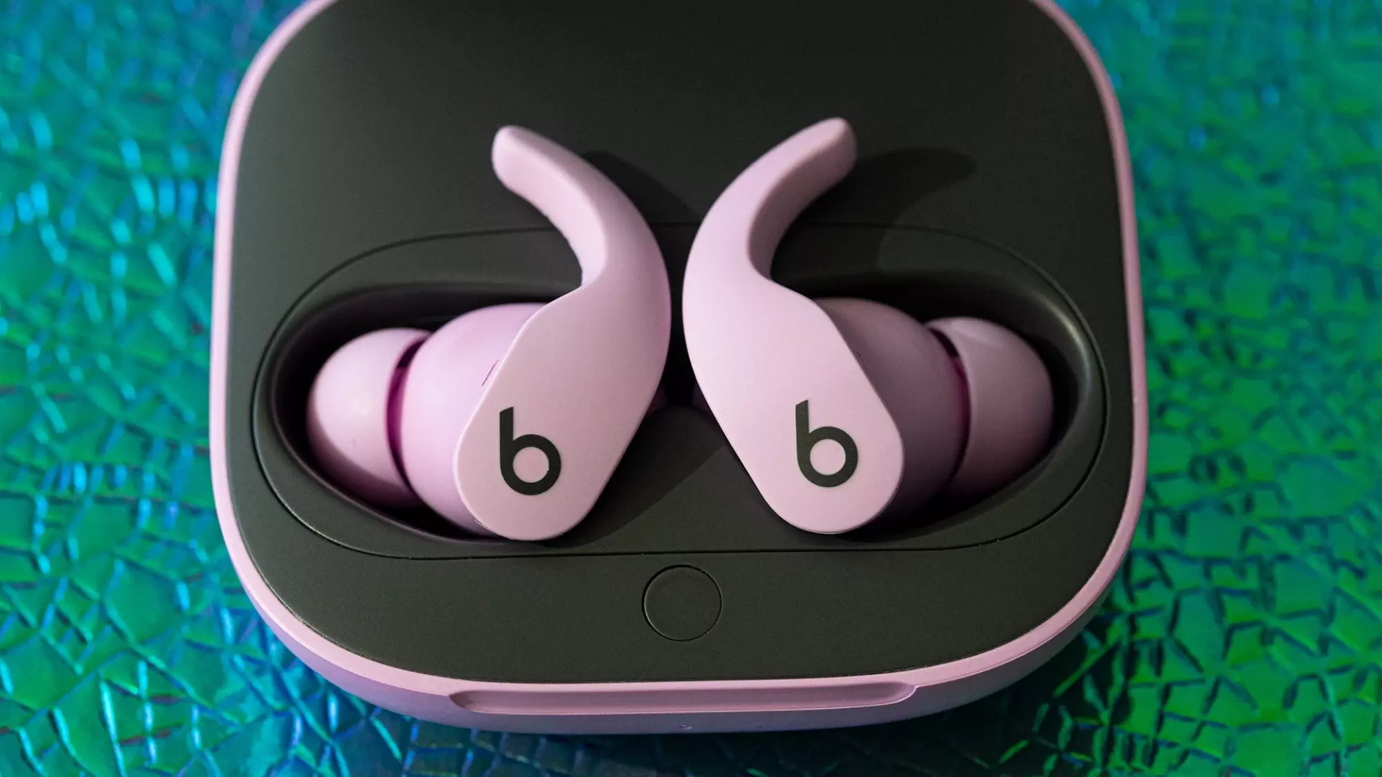 Beats Fit Pro dans un étui de chargement