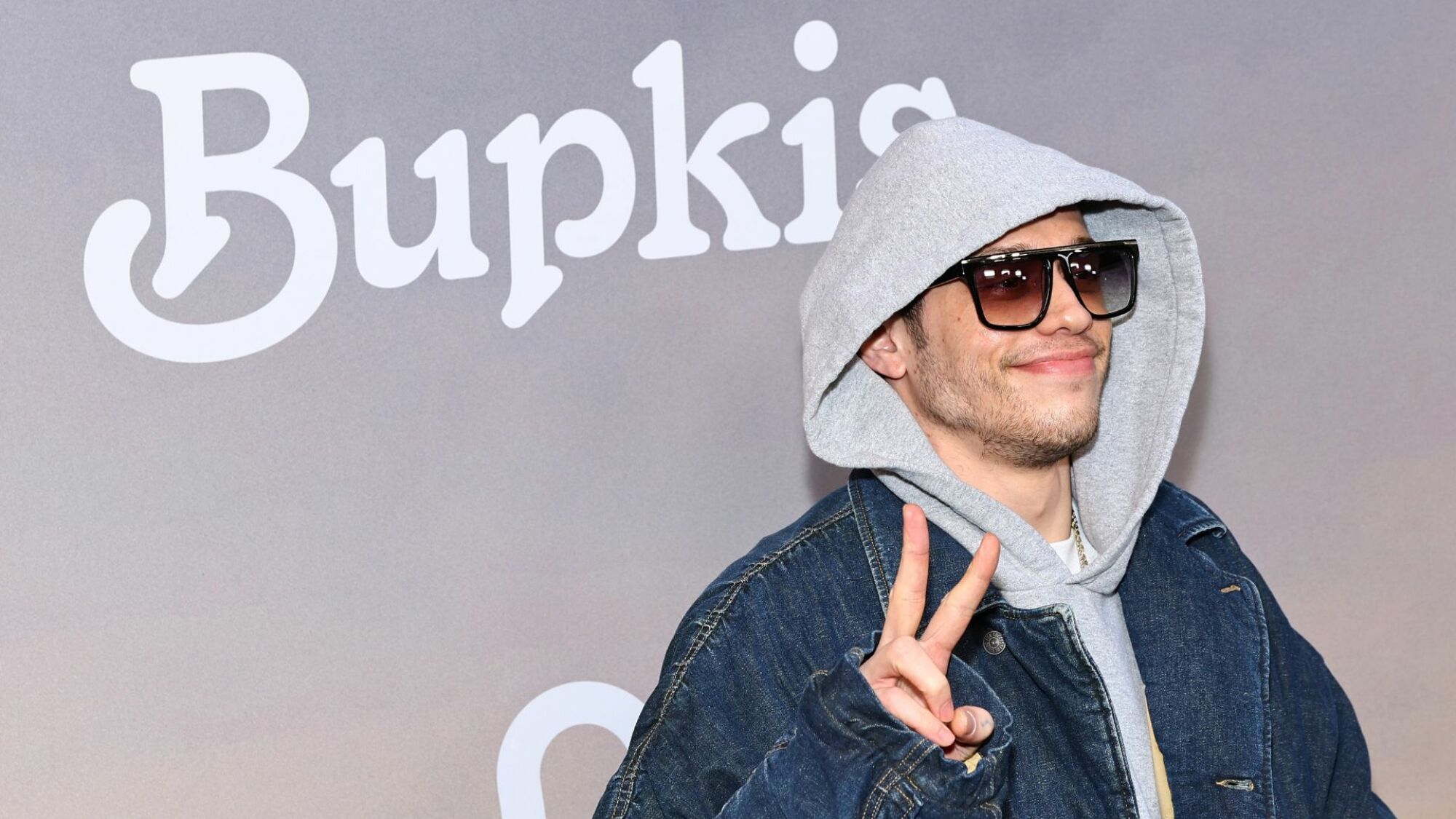 Pete Davidson assiste au Peacock's "Bupkis" Première mondiale à l'Apollo Theater de New York