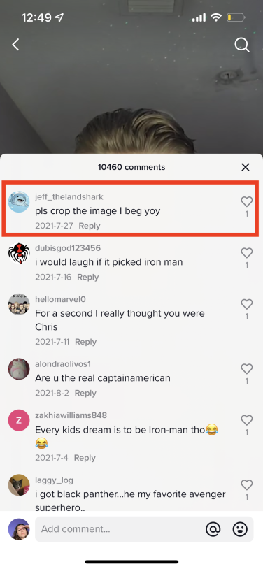 Section de commentaires TikTok avec une boîte rouge décrivant deux commentaires spécifiques, qui se lit 