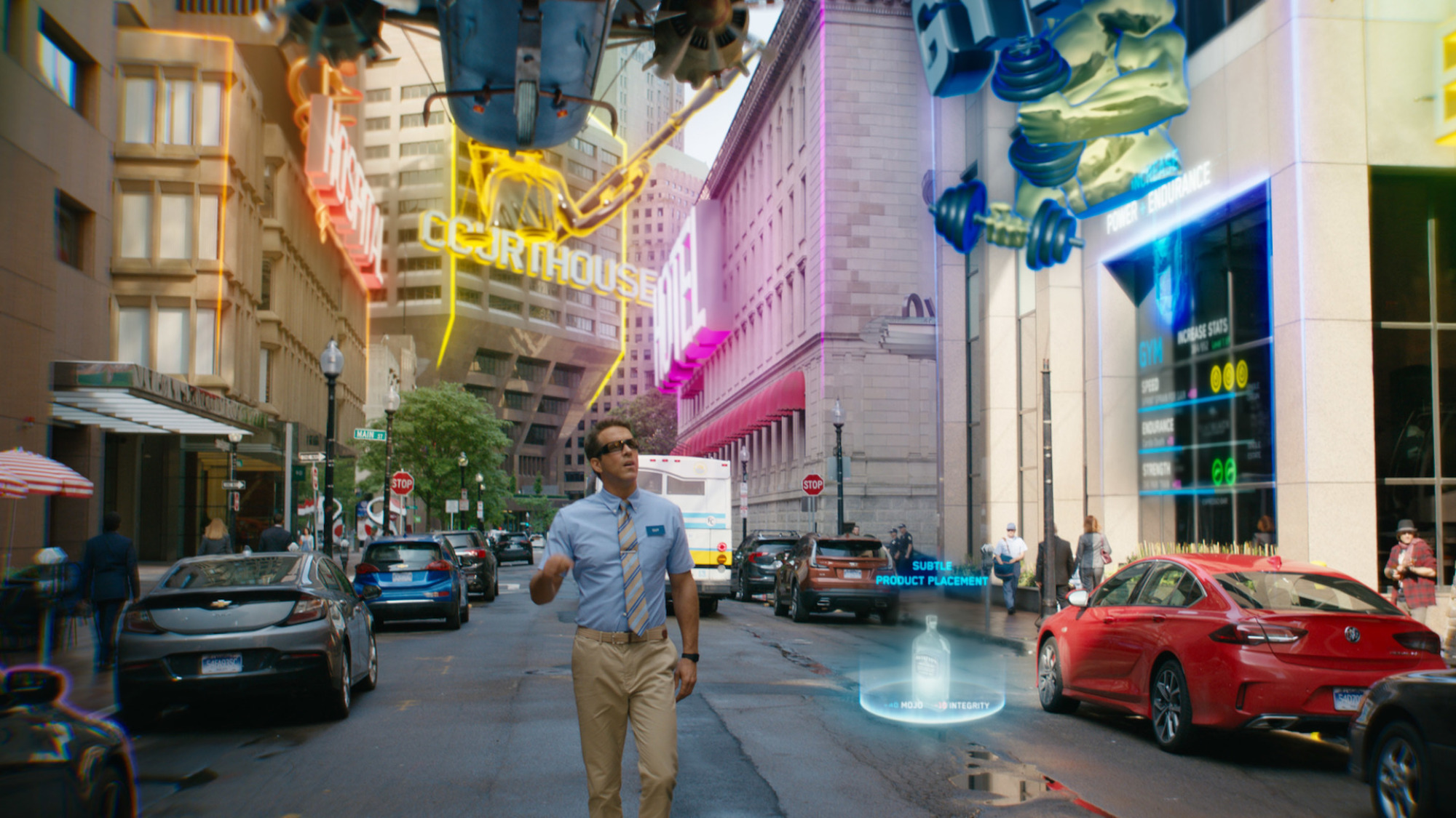 Ryan Reynolds marche dans la rue d'un jeu vidéo fictif dans 