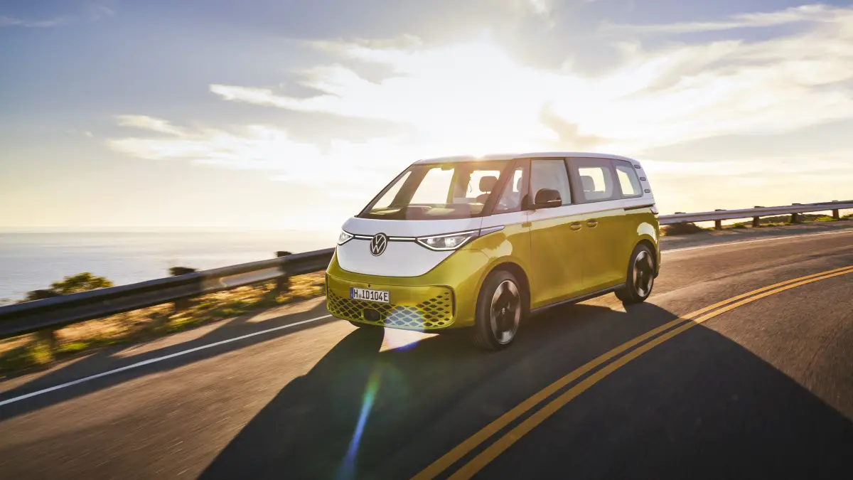 Jetez un œil au minibus emblématique de Volkswagen repensé en un adorable véhicule électrique
