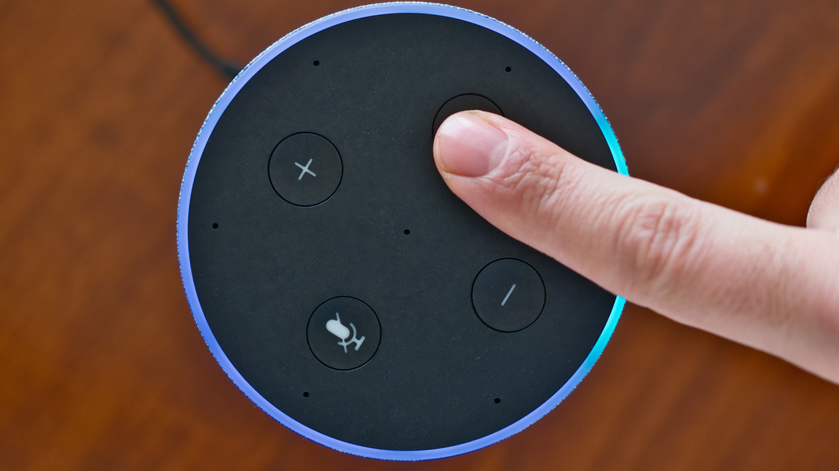 Amazon permet à n'importe qui de répondre aux questions d'Alexa.  Les trolls adorent ça.