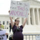 Aujourd'hui, les mamans défendent le droit à l'avortement.  Rejoins-les.