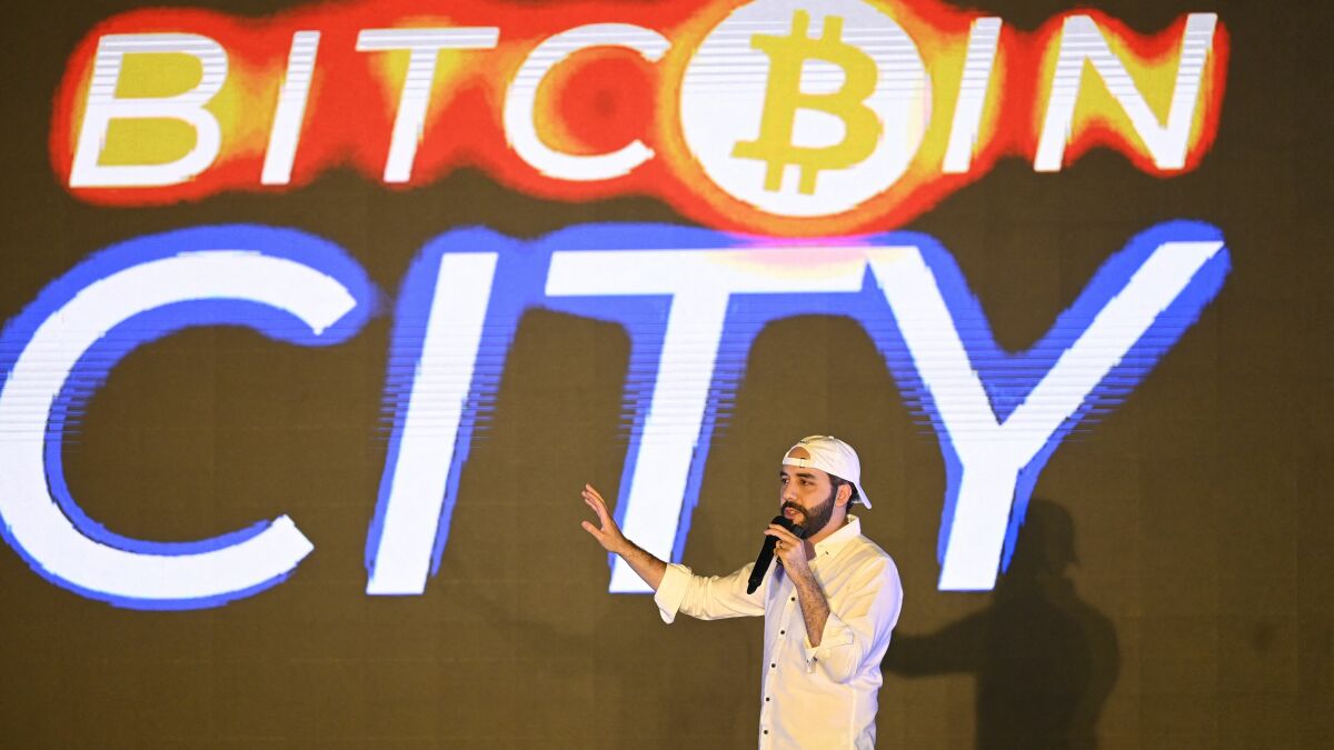 El Salvador perd la moitié de son investissement dans Bitcoin alors que la crypto plonge