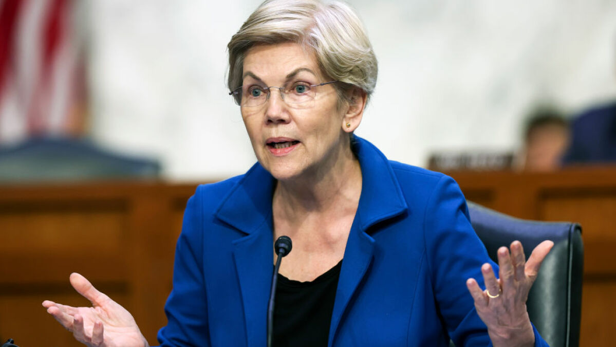 Elizabeth Warren a posté quelque chose de tout à fait raisonnable sur les chargeurs de téléphone, alors naturellement les gens lui ont crié dessus