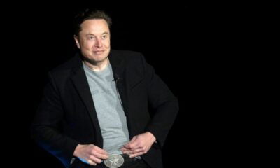 Elon Musk aurait payé 250 000 $ pour régler une affaire d'inconduite sexuelle et Twitter a des pensées