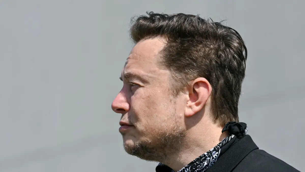 Elon Musk dit qu'il envisage de créer son propre Twitter