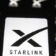 Homme contre plat : comment un chercheur a utilisé un appareil fait maison à 25 $ pour pirater le système Starlink d'Elon Musk