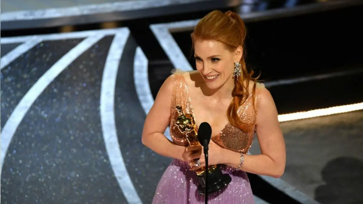 Jessica Chastain remporte l'Oscar de la meilleure actrice et met en lumière les droits des LGBTQ dans son discours
