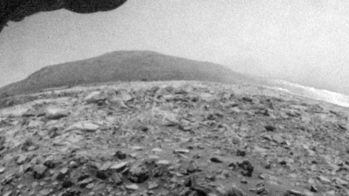 Le rover martien repère des rafales de vent dans le désert martien