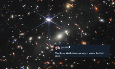 Le télescope Webb a capturé une superbe photo de notre univers.  Internet a créé des mèmes.