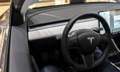 Les conducteurs de Tesla ne pourront plus effrayer les piétons avec Boombox