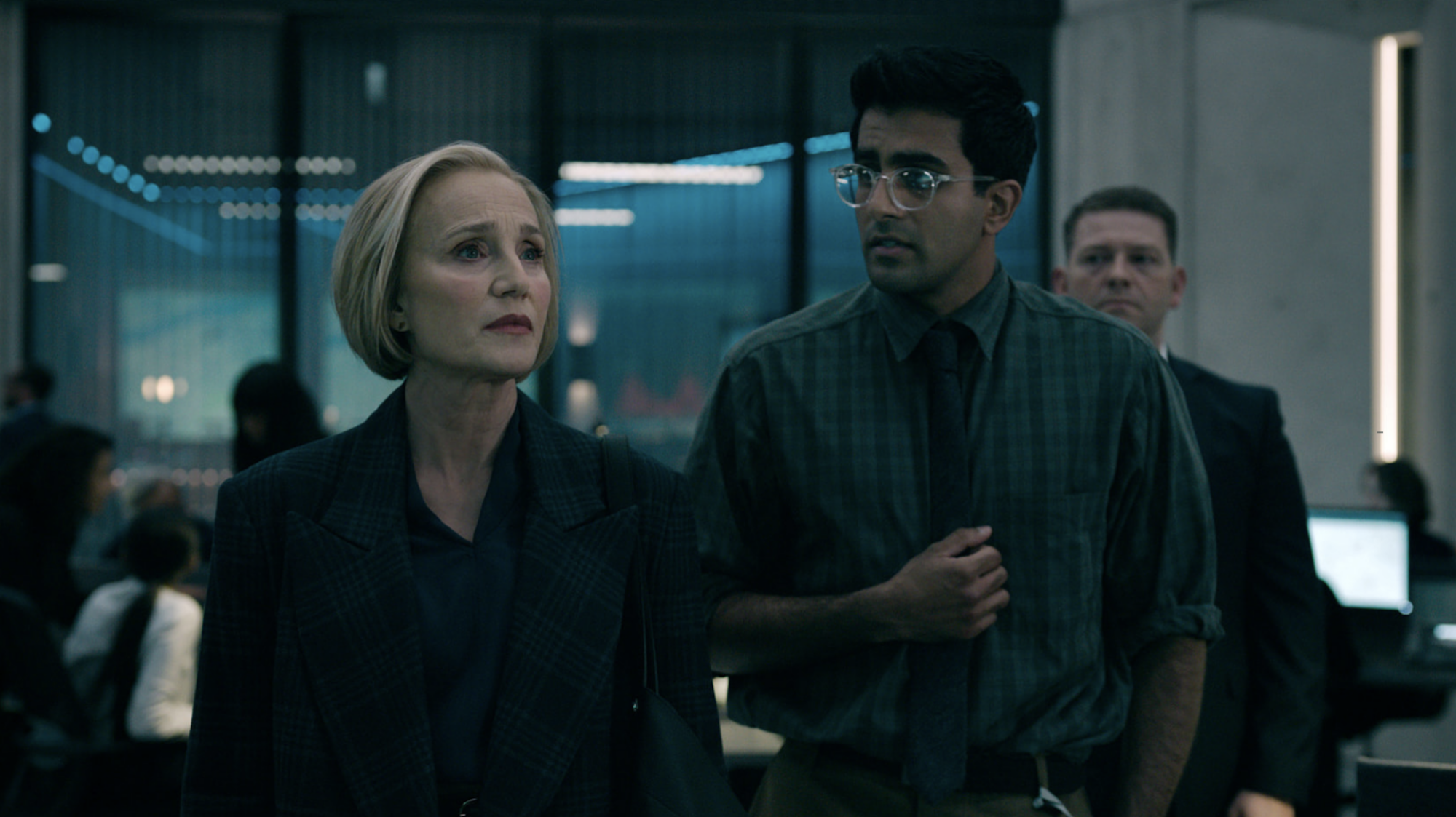 Kristin Scott Thomas, Antonio Aakeel et Chris Reilly dans 