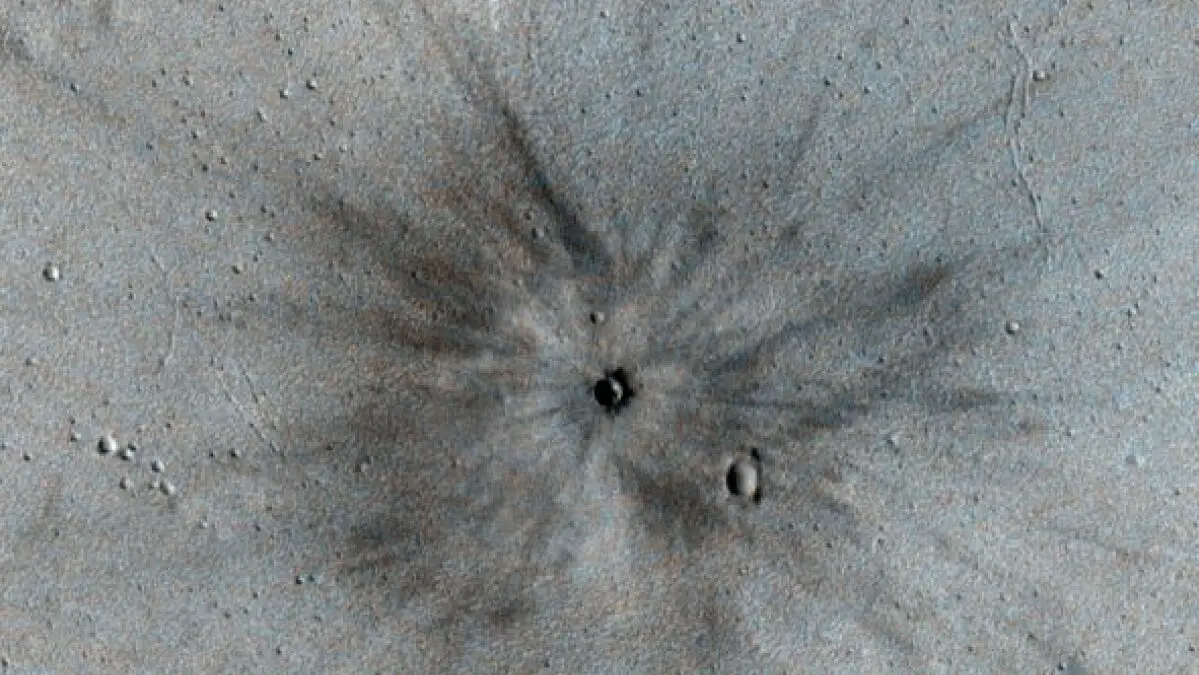 L'objet s'est écrasé sur Mars et a créé ce nouveau cratère d'impact