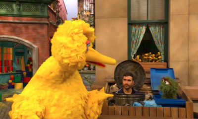 Regardez la star de "Ted Lasso" Brett Goldstein et Oscar le Grouch se faire gronder