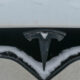 Tesla émet un autre rappel, cette fois en raison de problèmes de dégivrage du pare-brise