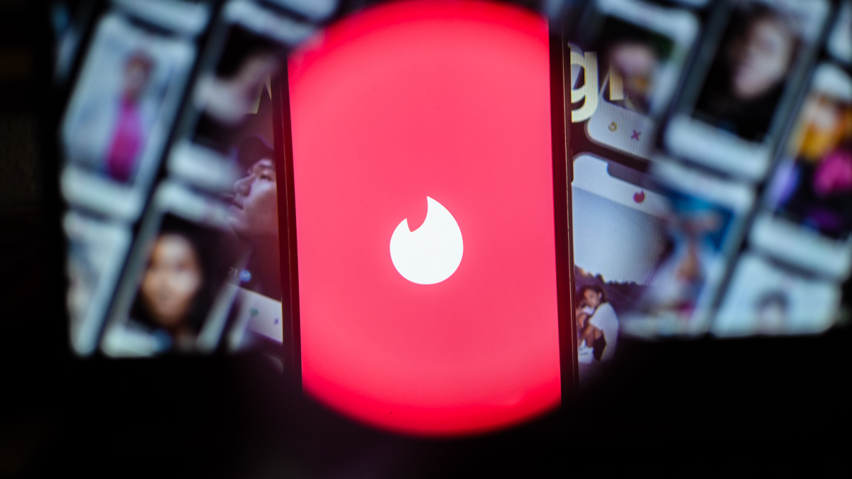 Tinder supprime les identifiants sociaux du bios