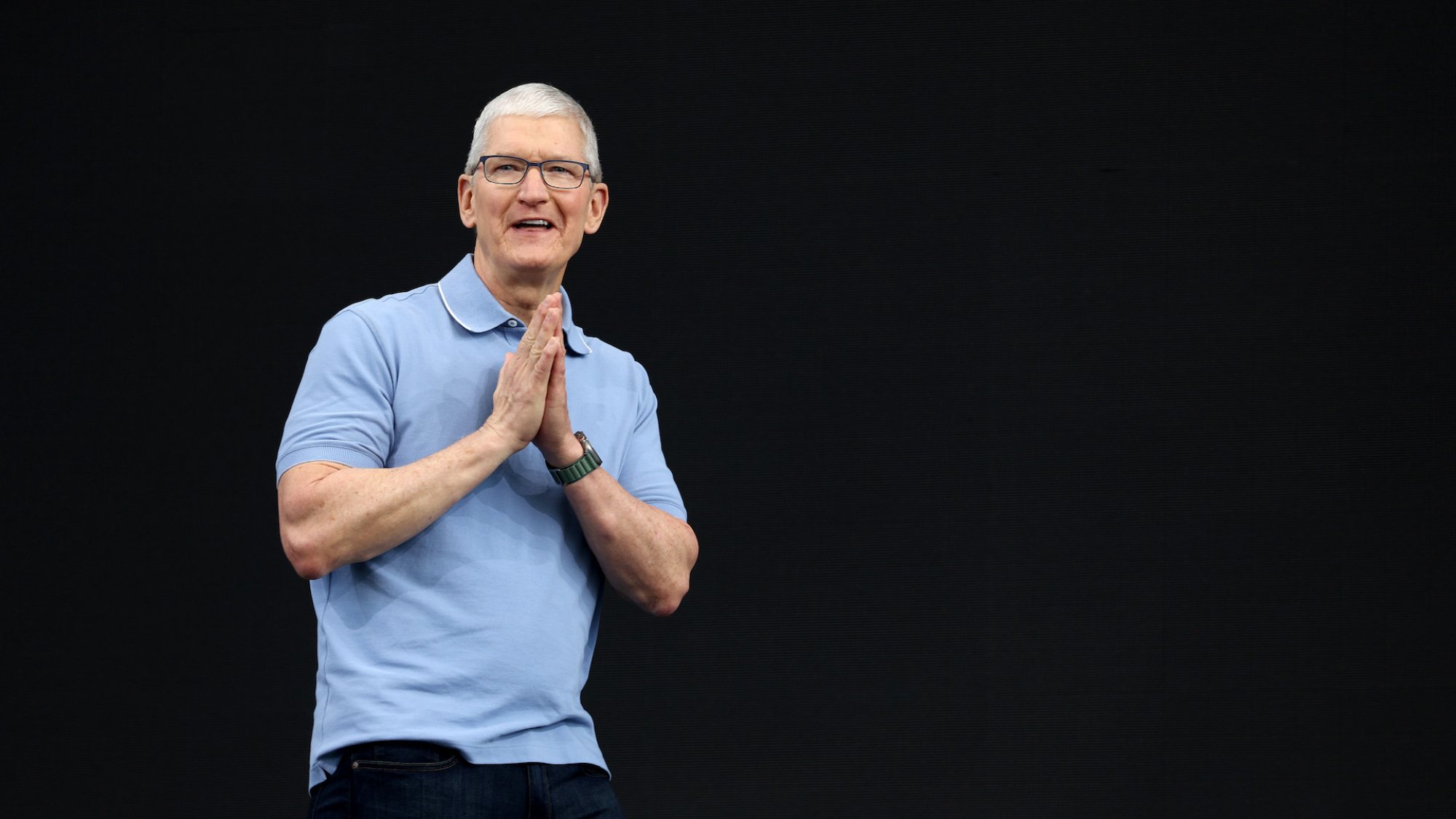 Le PDG d'Apple, Tim Cook, sur scène lors de l'Apple Worldwide Developers Conference.