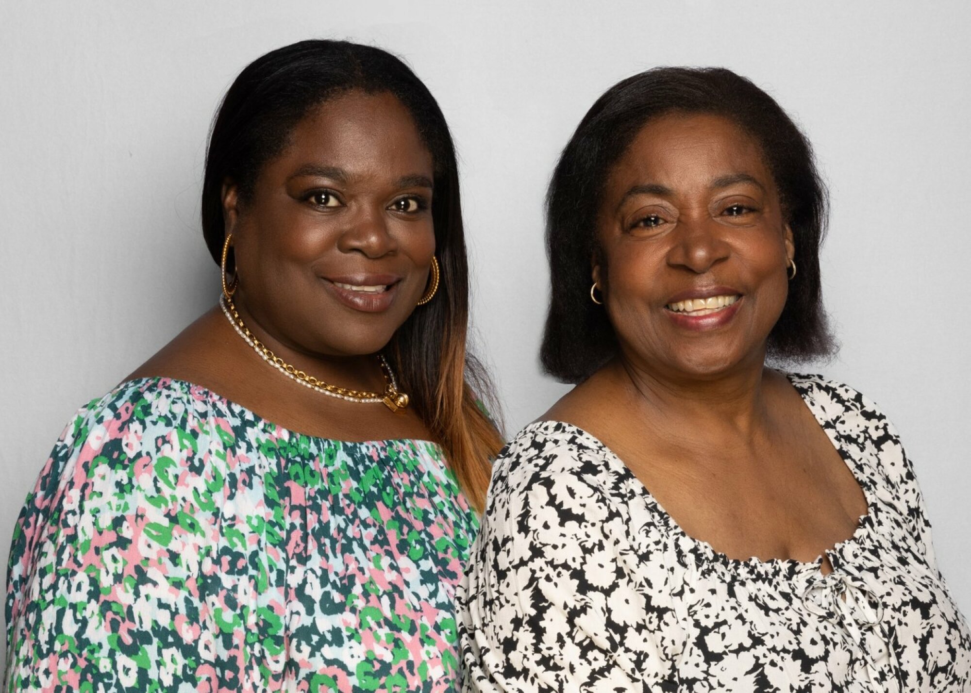 Un portrait de Catherine Ross et Lynda Burrell.