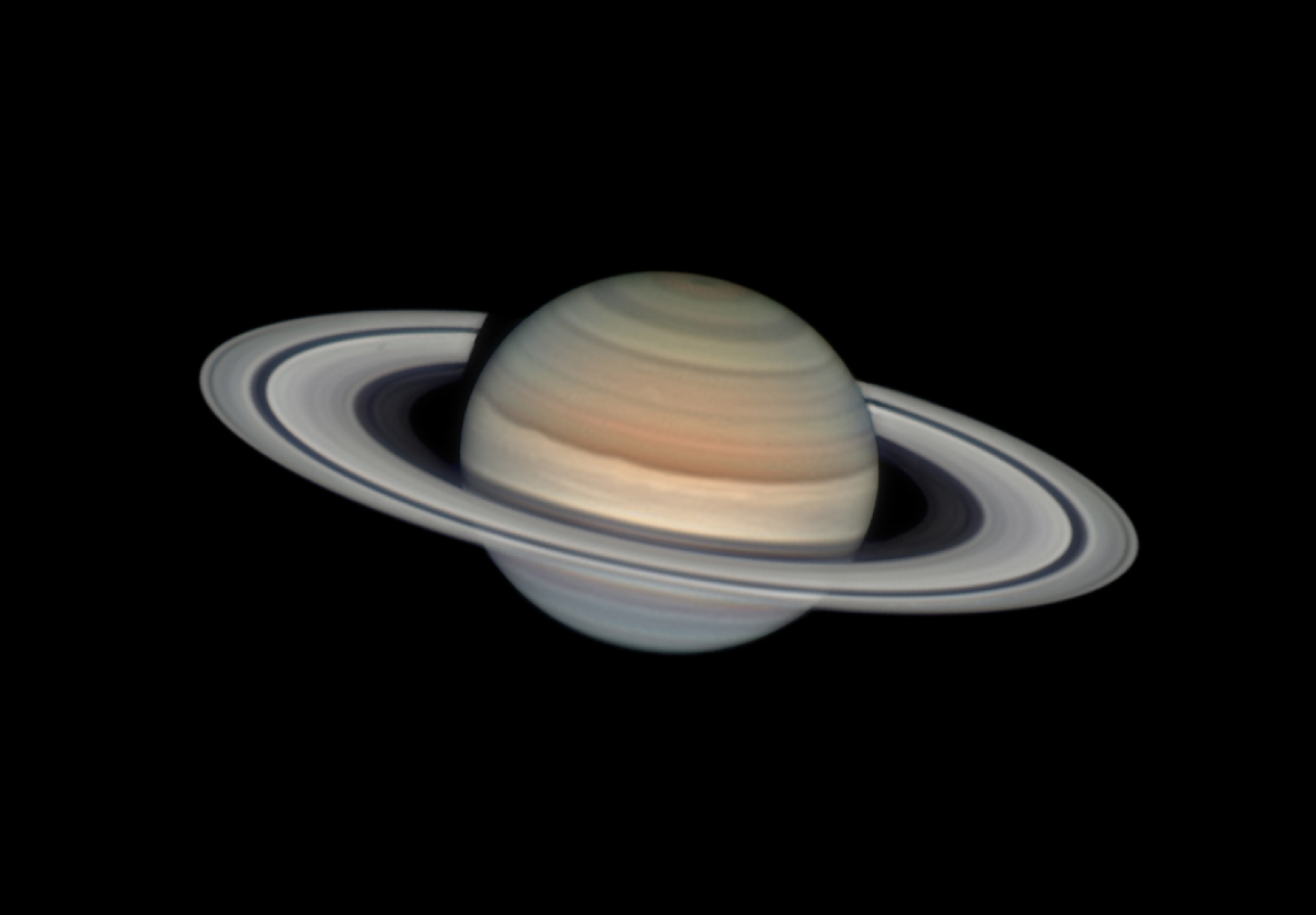 Une image de Saturne dans l'espace.